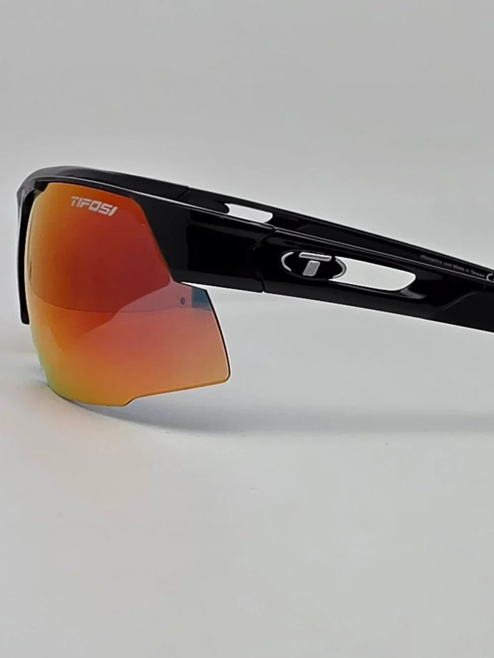 Tifosi Centus Golf Gloss Black Frame Red Mirror Lens Sunglasses w/ Case Taiwan